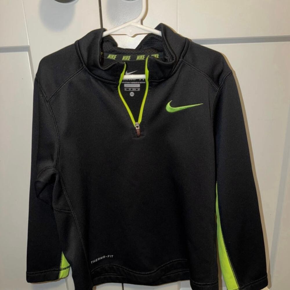 Nike Therma-Fit Black Neon Green Pullover Athletic Sweatshirt